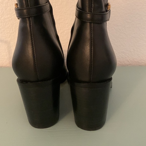 Replica Valentino Garavani  leather logo boots - Picture 10 of 15